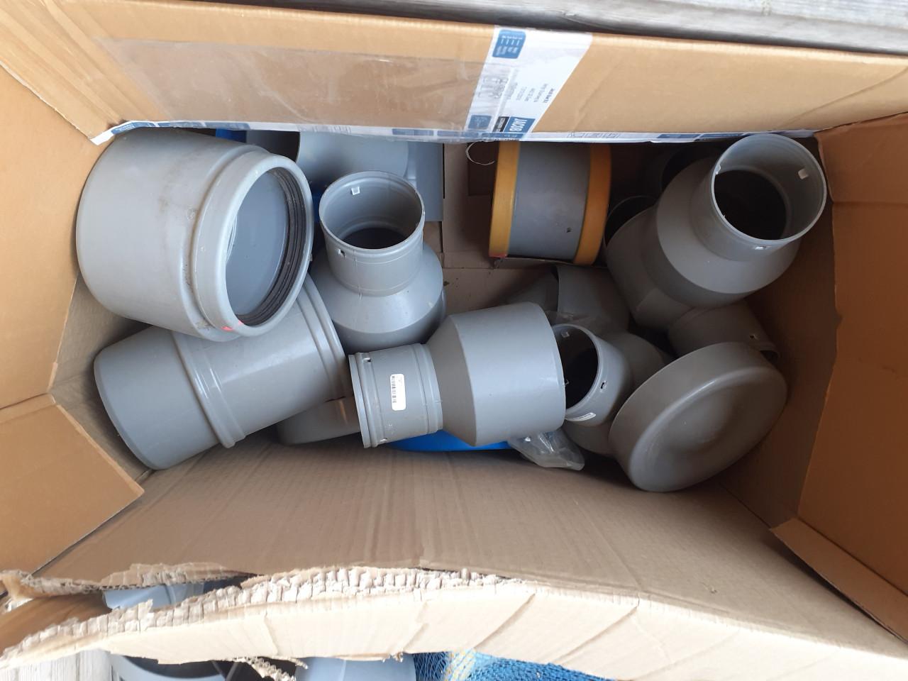 Pvc 160 mm hulpstukken bochten, knevelinlaat ed 4 voor 50 euro