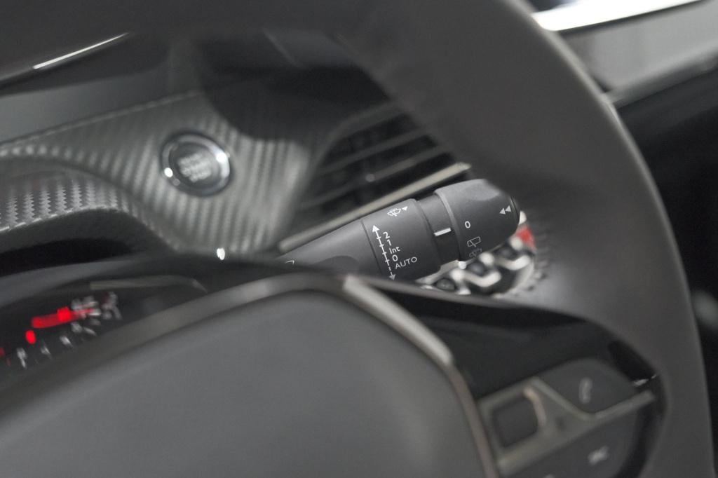 Peugeot 208 puretech 100 allure pack | camera | stoelverwarming | apple car