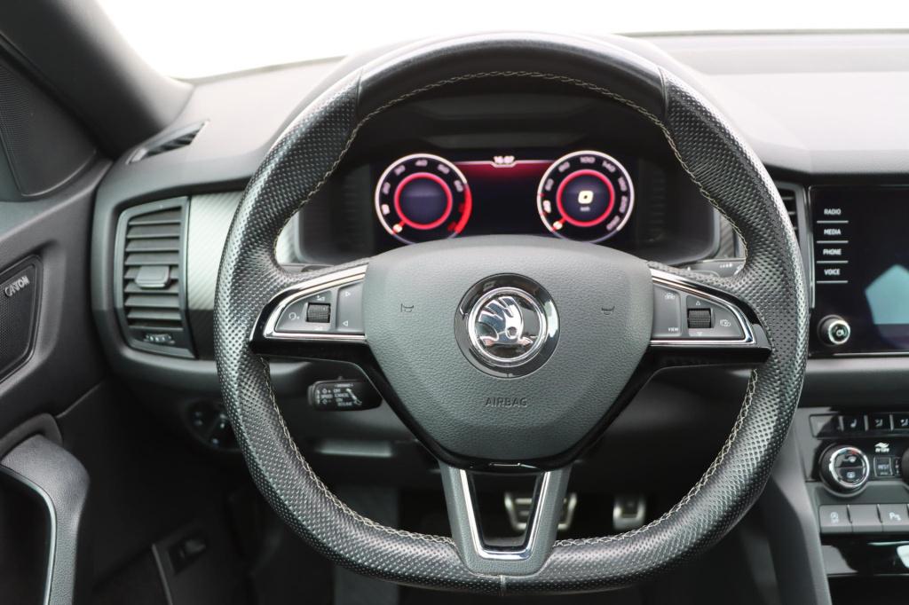 Skoda Kodiaq 1.5 tsi sportline business 150pk dsg7 | trekhaak | pano | memo