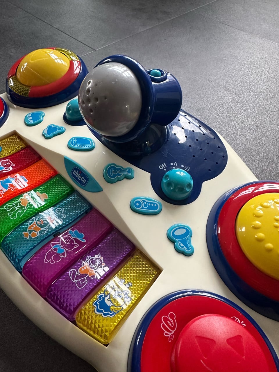 Speelgoedpiano met DJ mixer Chicco