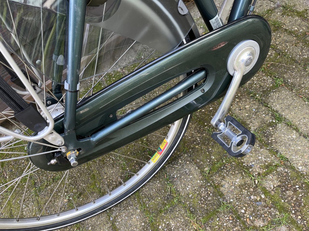 Dames fiets Gazelle met versnel, trommelremmen, verlichting enz.