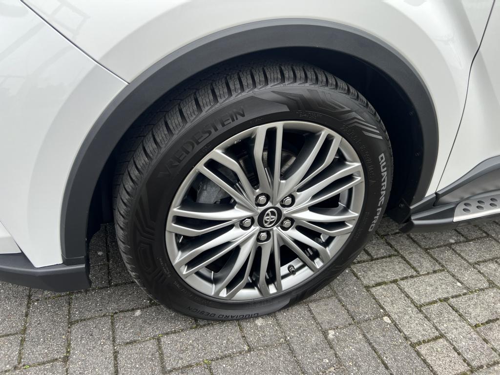 Toyota C-hr 2.0 hybrid executive