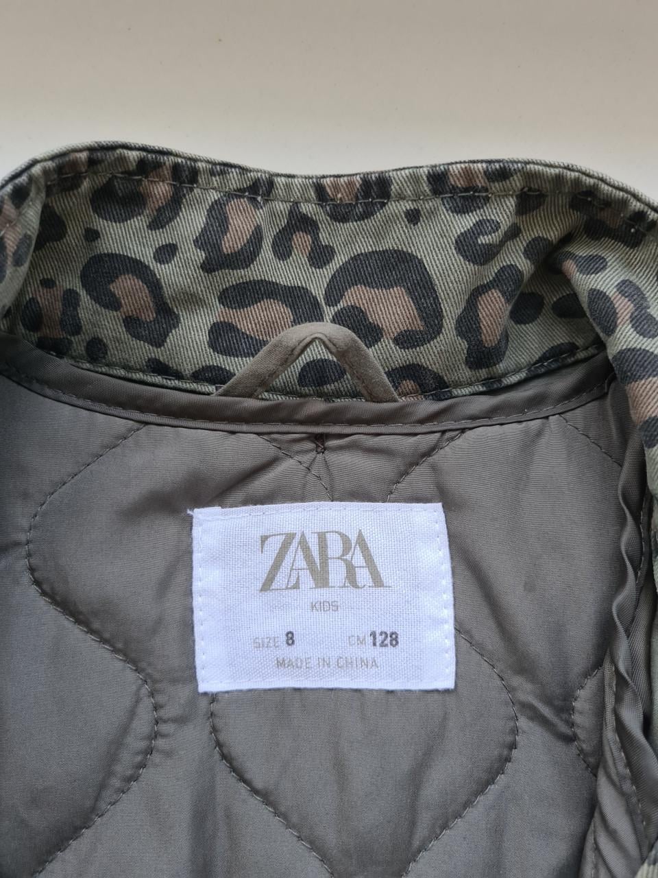 Stoere Zara parka met trendy panterprint in maat 128.