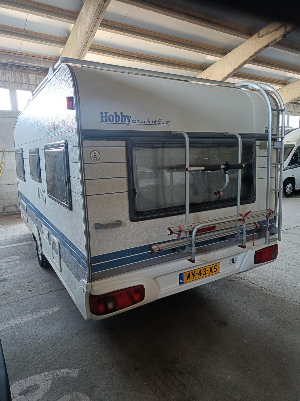 Caravan hobby 460