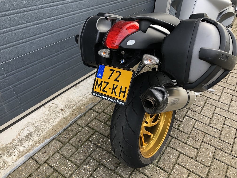 Frisse BMW K1200R met slechts 43 dkm, kofferset, nieuw model ABS, €3995.-