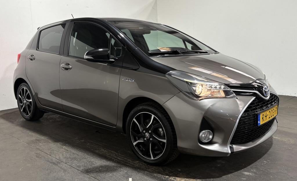 Toyota Yaris 1.5 hybrid dynamic bi-tone | camera | navi |