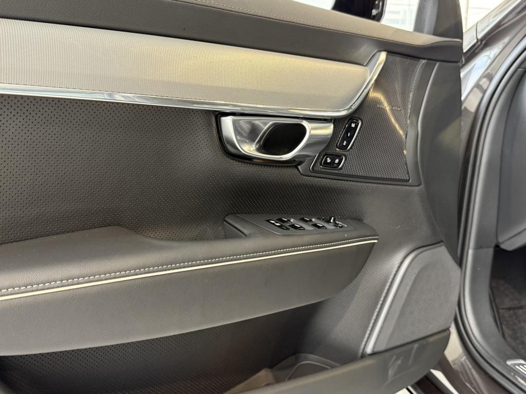 Volvo V90 t6 398pk recharge ultra dark| full options !newprijs €82.635,-