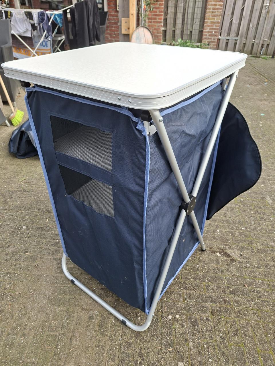 2 mooie camping kastjes