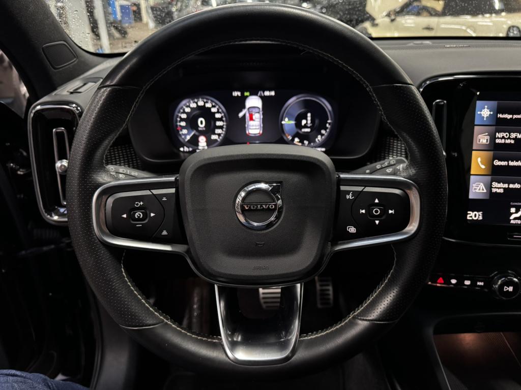 Volvo XC40 1.5 t4 recharge r-design