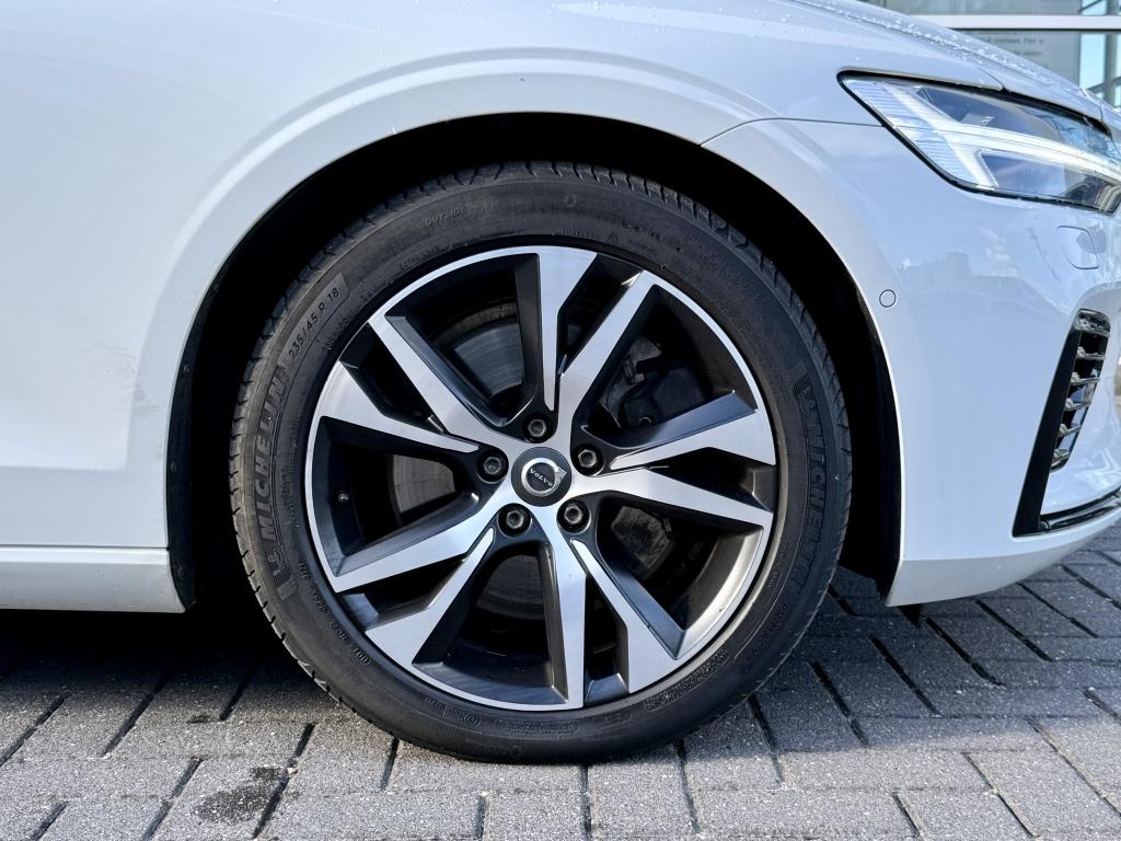 Volvo V60 t6 340pk recharge r-design| panodak| adap.cruise| 360camera| awd