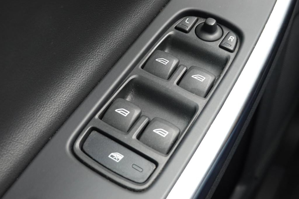 Volvo V60 1.6 t3 150-pk ocean race