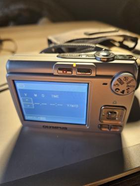 Werkende mooie vintage Olympus X 775 digitale Zoomcamera....