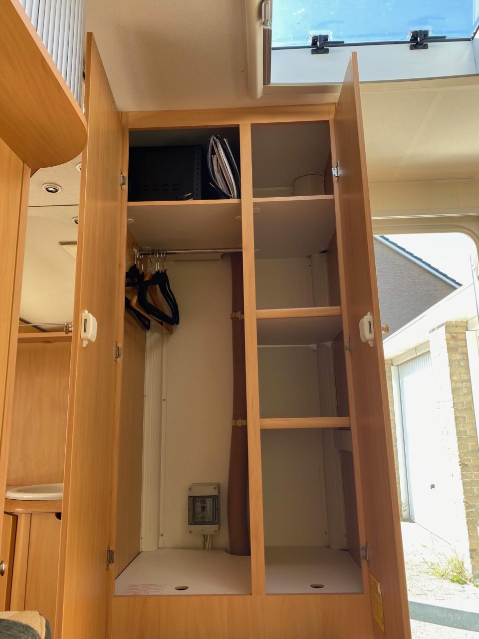 Beyerland Sprinter 390 FB (2005), lichtgewicht incl. mover en voortent