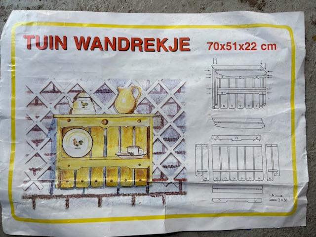 Houten tuinwandrekje