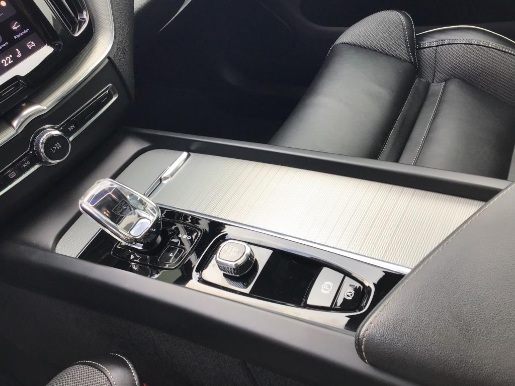 Volvo XC60 2.0 t8 plug-in hybrid awd ultimate bright