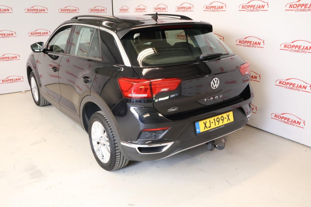 Volkswagen T-roc 1.5 tsi style nl auto, acc, appconnect, trekhaak.