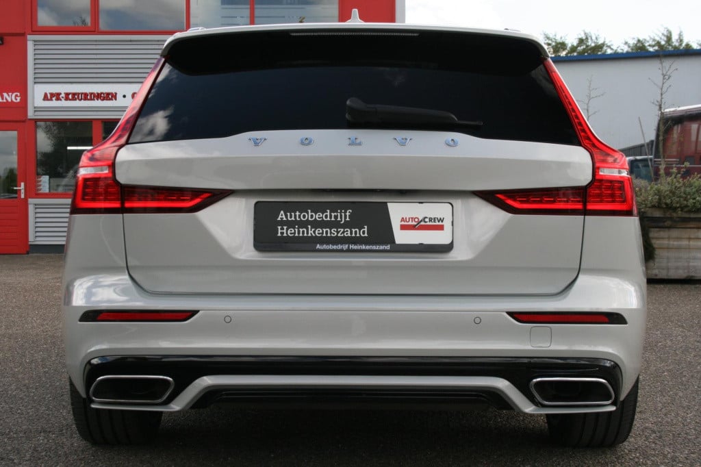 Volvo V60 2.0 t6 recharge awd r-design