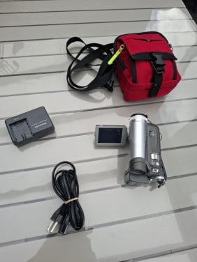 Panasonic NV-GS17 EG-S mini DV camcorder.