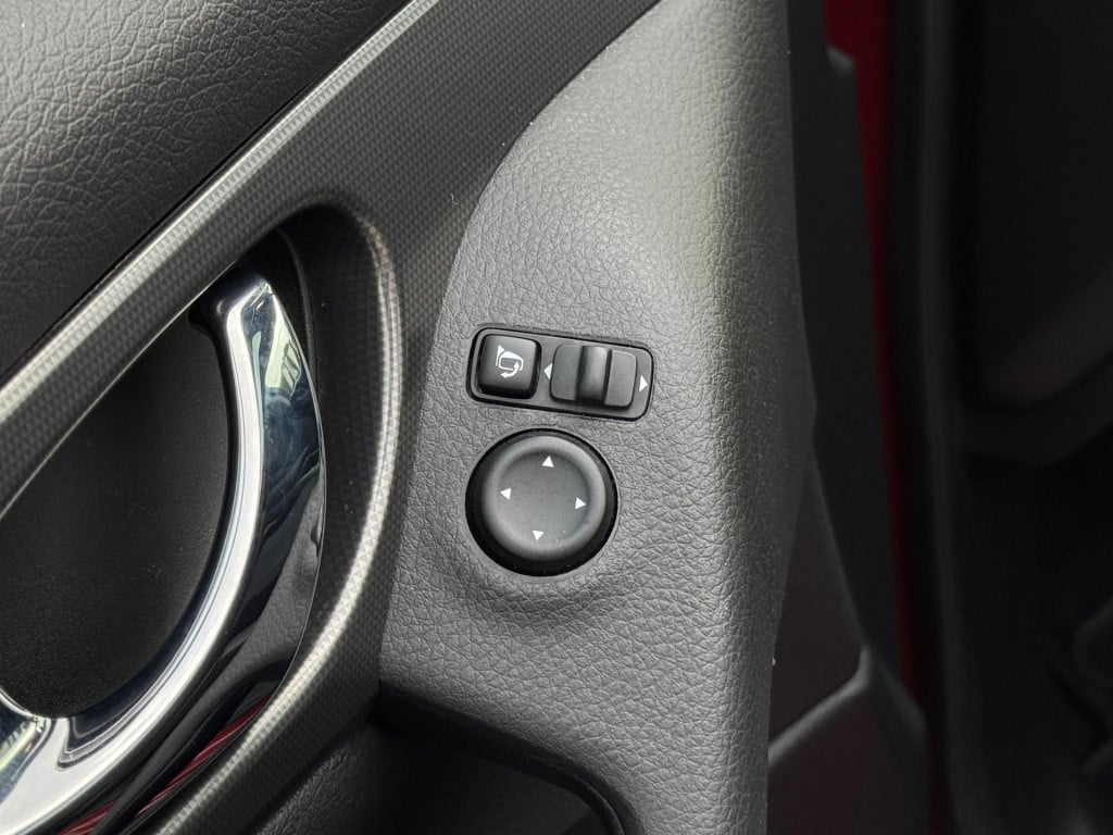 Nissan Qashqai 1.2 n-connecta design pack | trekhaak | navigatie | 360° cam