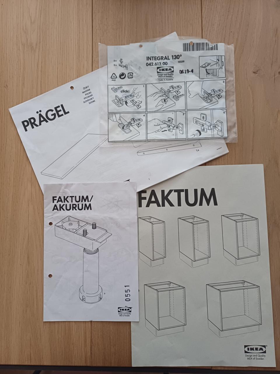IKEA keukenkastjes 3 stuks (60 cm) met dik werkblad en plint