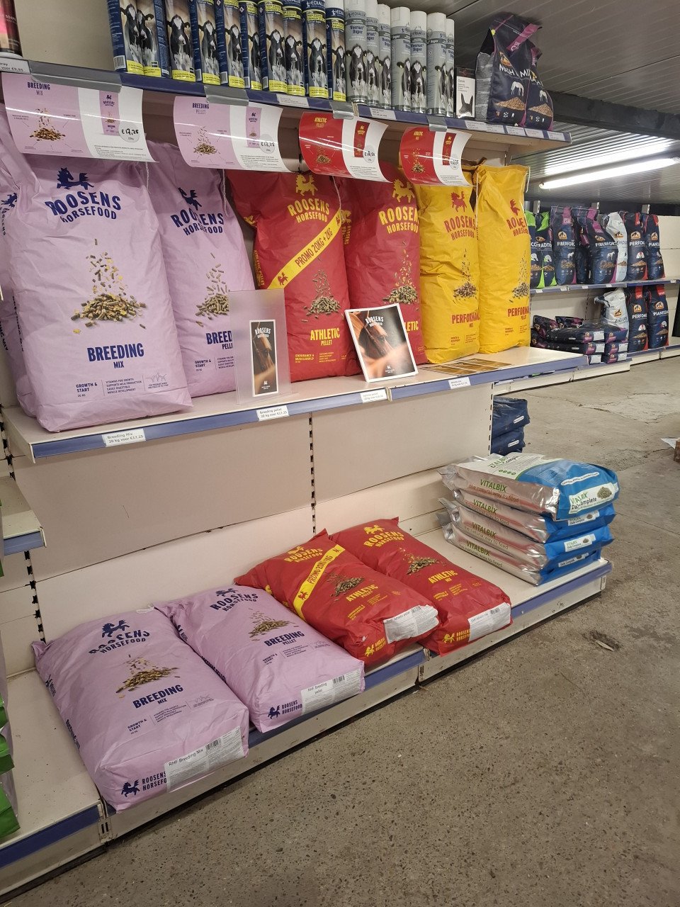 Vernieuwde paardenafdeling, paardenvoer en nog veel meer...