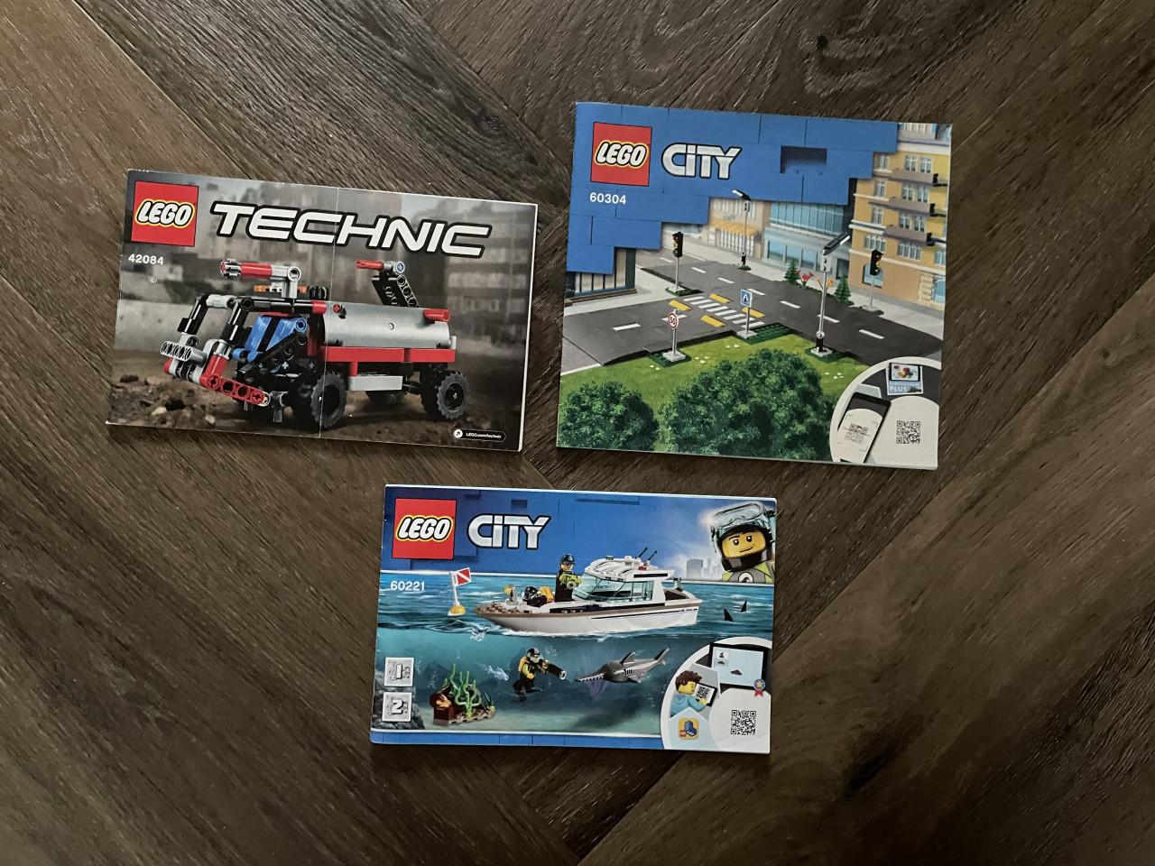 Heel veel Lego instructie boekjes