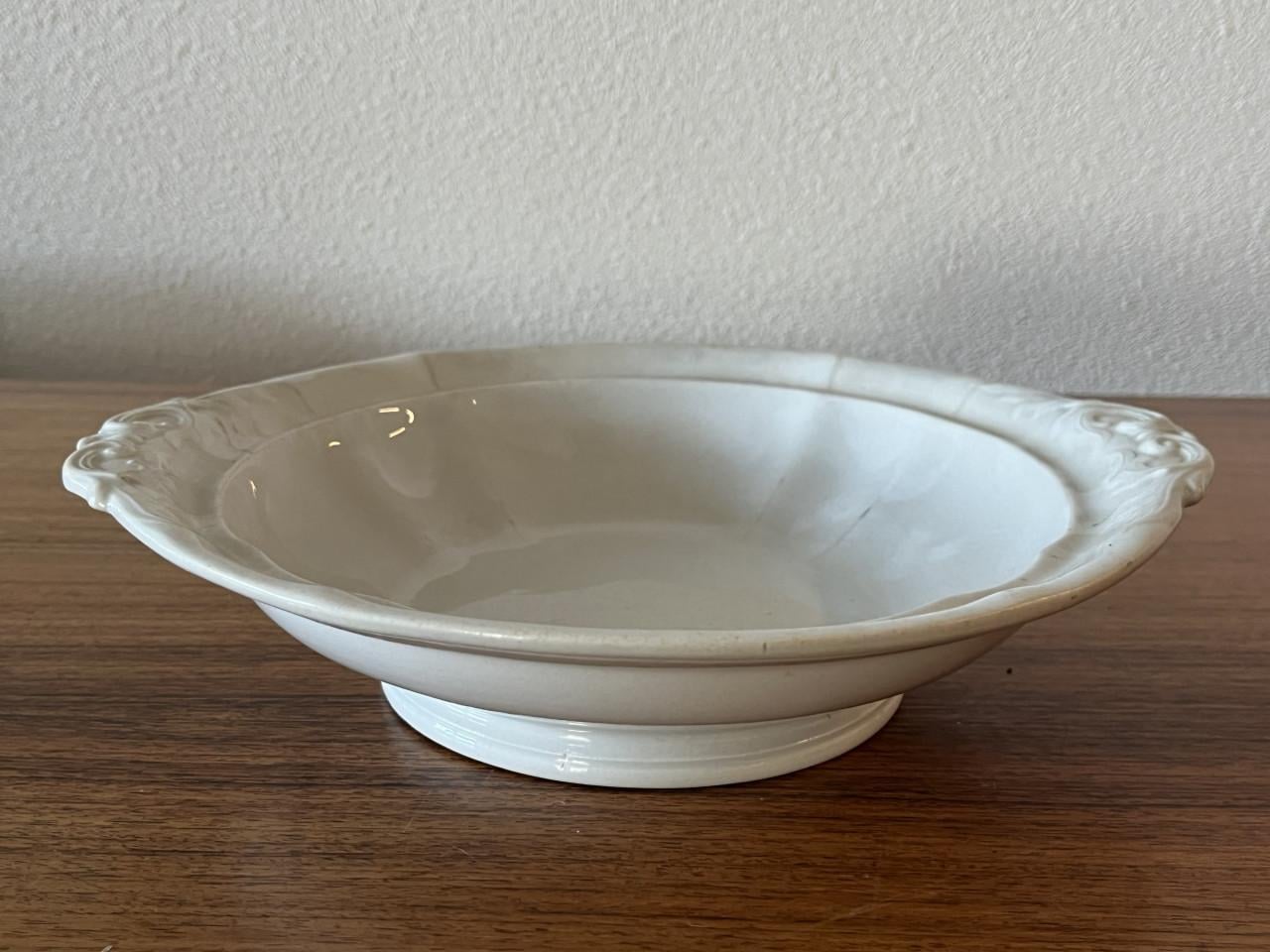 Maastrichts aardewerk Petrus Ragout en Société Céramique Maastricht.