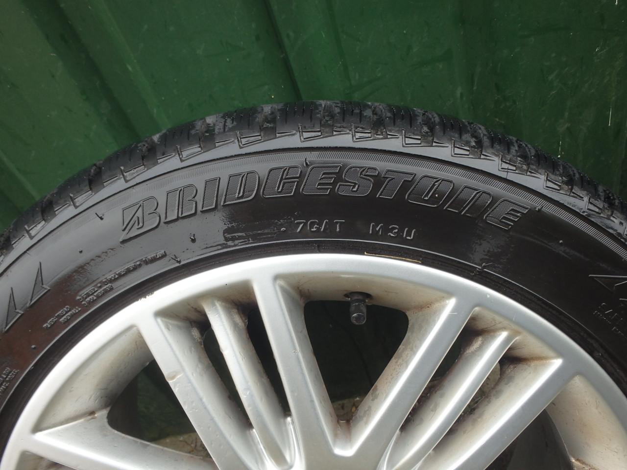 Breedset 245/45/17 met winterbanden, originele VOLVO.