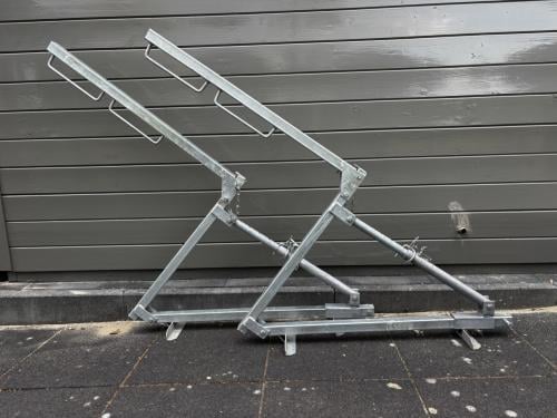 2 Dakschragen met leuninghouders