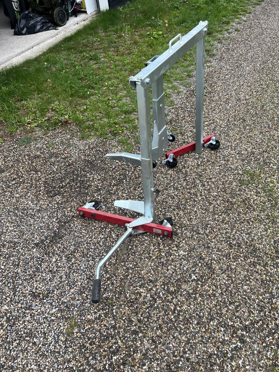 U- turn motor mover