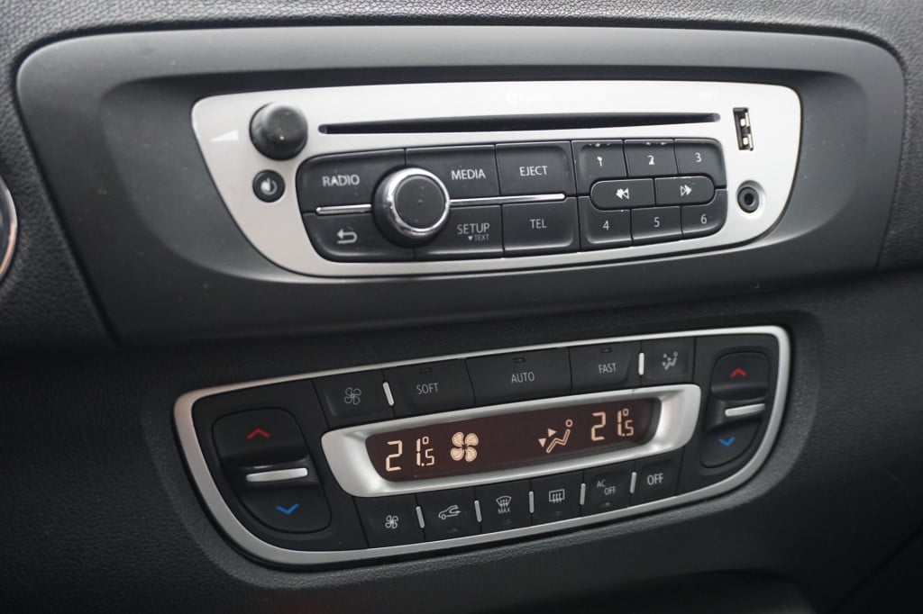 Renault Scenic xmod 1.2 tce bose climate / navi / cruise / stoelverw. / par