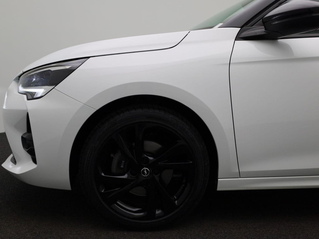 Opel Corsa 1.2 gs line | lage km stand! | lederpakket | navigatie | apple c