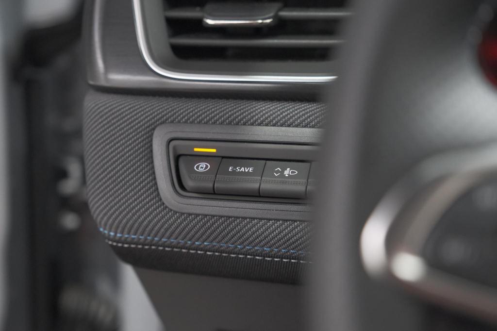 Renault Captur 1.8 e-tech full hybrid 160 esprit alpine | rondom camerazich
