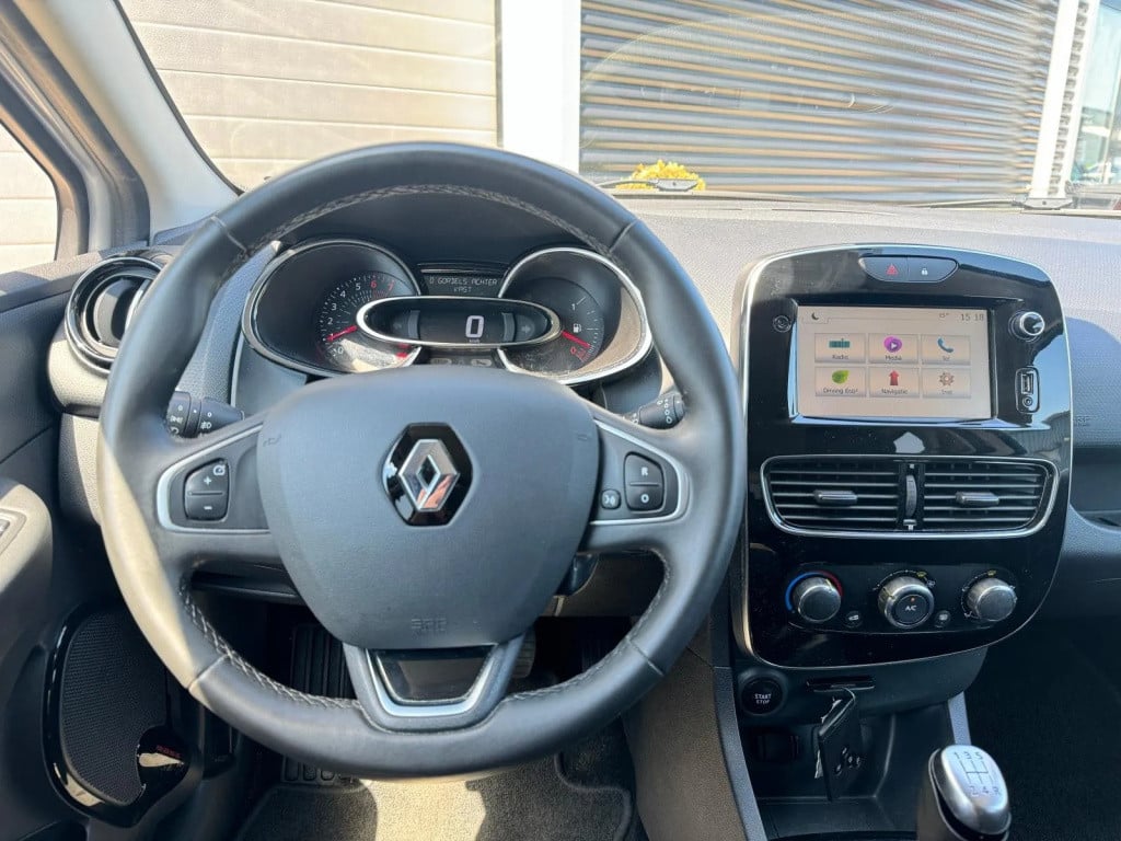 Renault Clio estate 0.9 tce limited