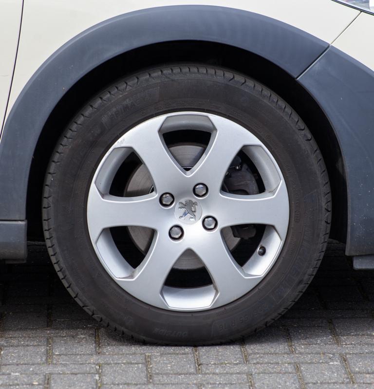 Peugeot 207 sw outdoor 1.6 vti xs