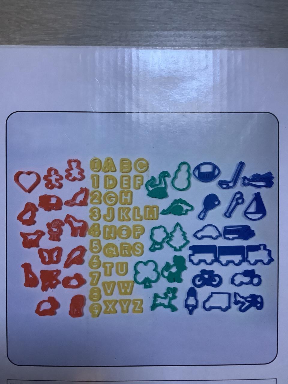 Gratis afhalen - 75 kunststof uitsteekvormpjes