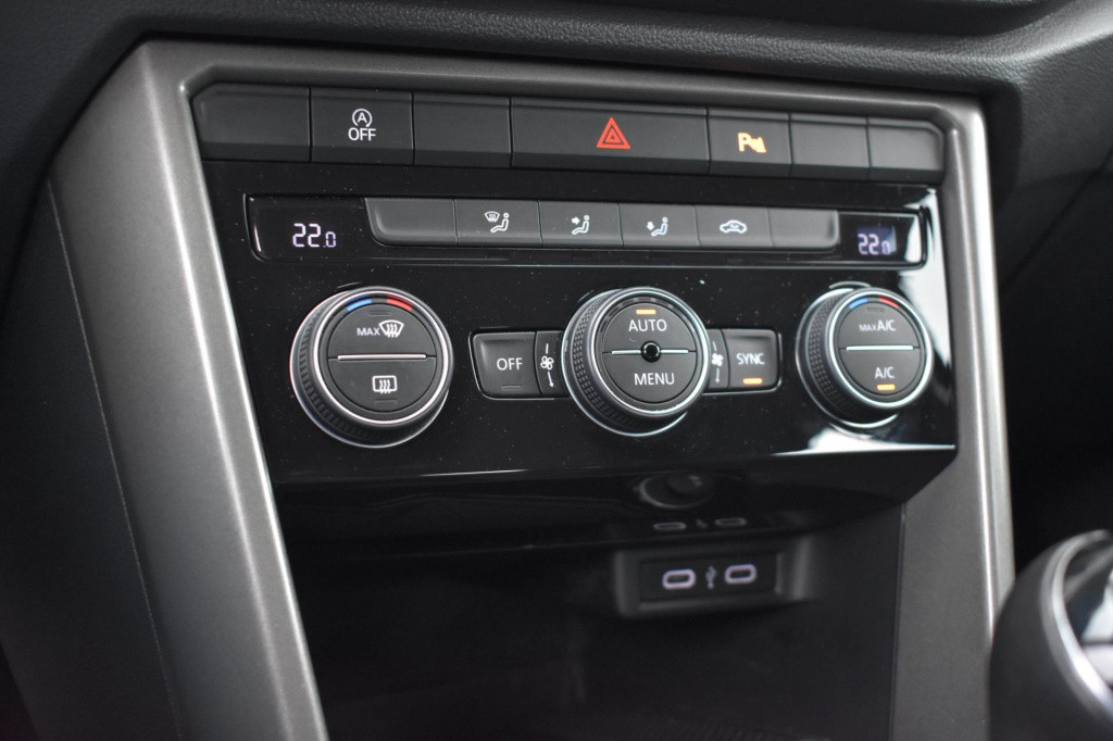 Volkswagen T-roc 1.0 tsi style | apple carplay | navigatie | adaptieve crui