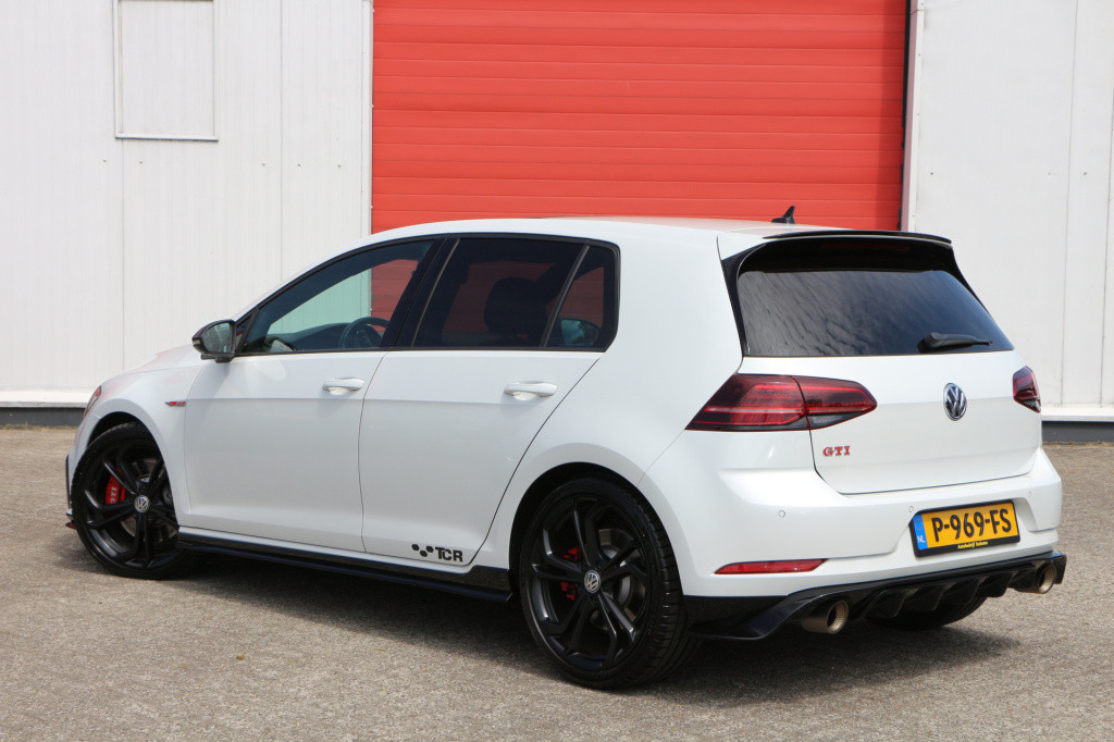 Volkswagen Golf 2.0 tsi gti tcr | akrapovic | pano | discover pro