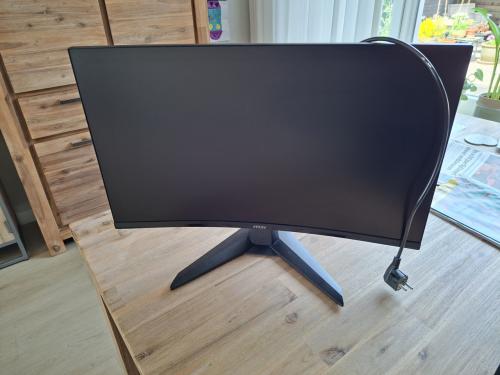 MSI MAG 27C6F Zwart