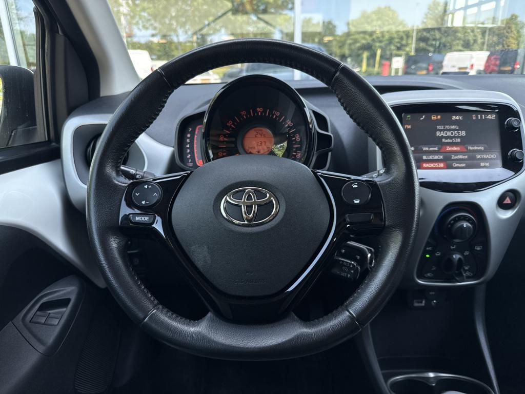Toyota Aygo 1.0 vvt-i x-play | camera | carplay | cruisec. | navi