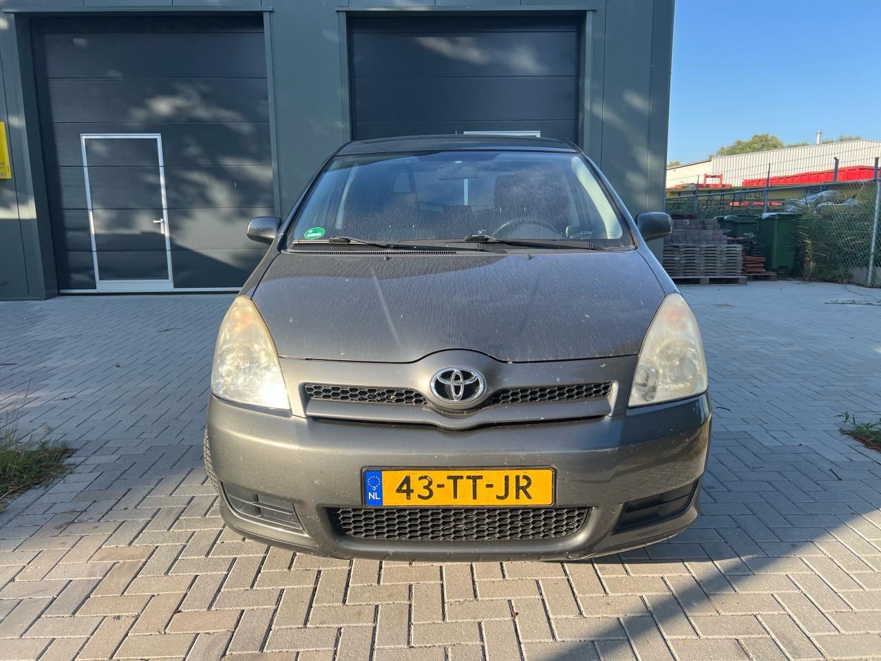 Toyota Corolla Verso 1.8 VVT-i 7 zitter