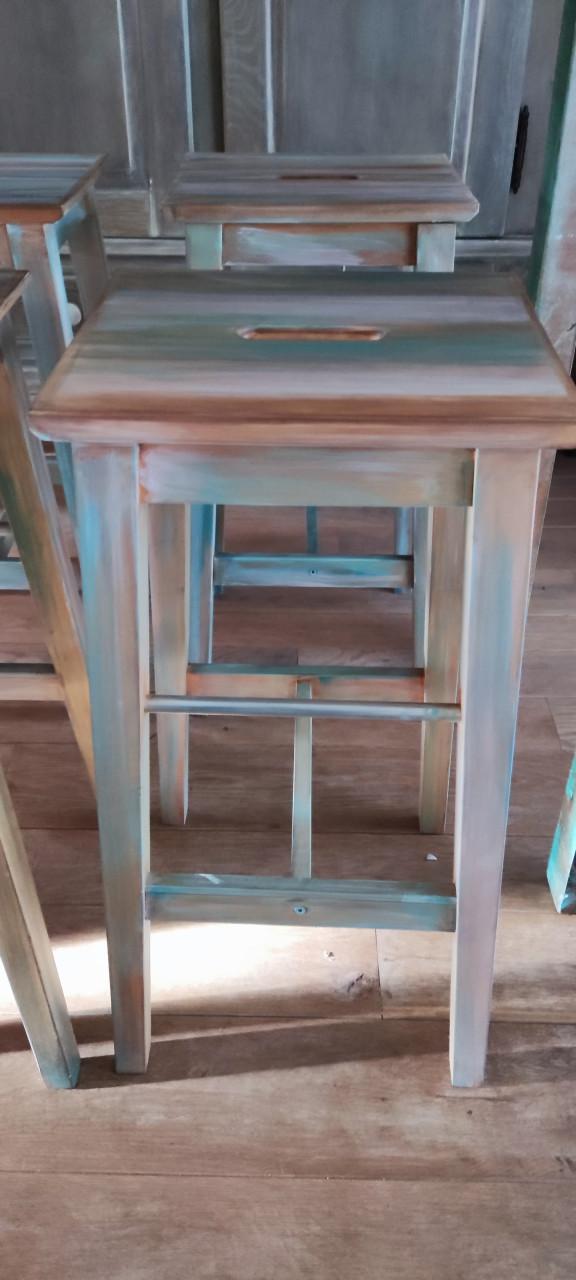 Beach-look mango/acacia bartafel met 4 idem barkrukken