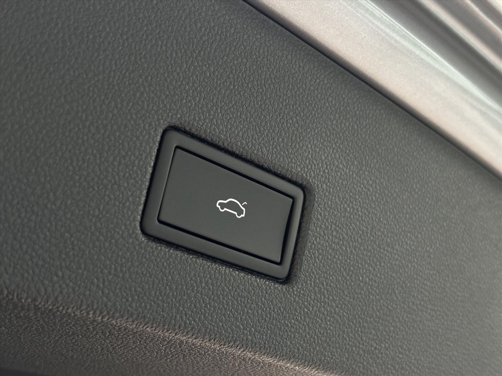 Volkswagen T-roc 1.5 tsi 150pk 7-dsg| carplay| camera|auto park| dode hoek|