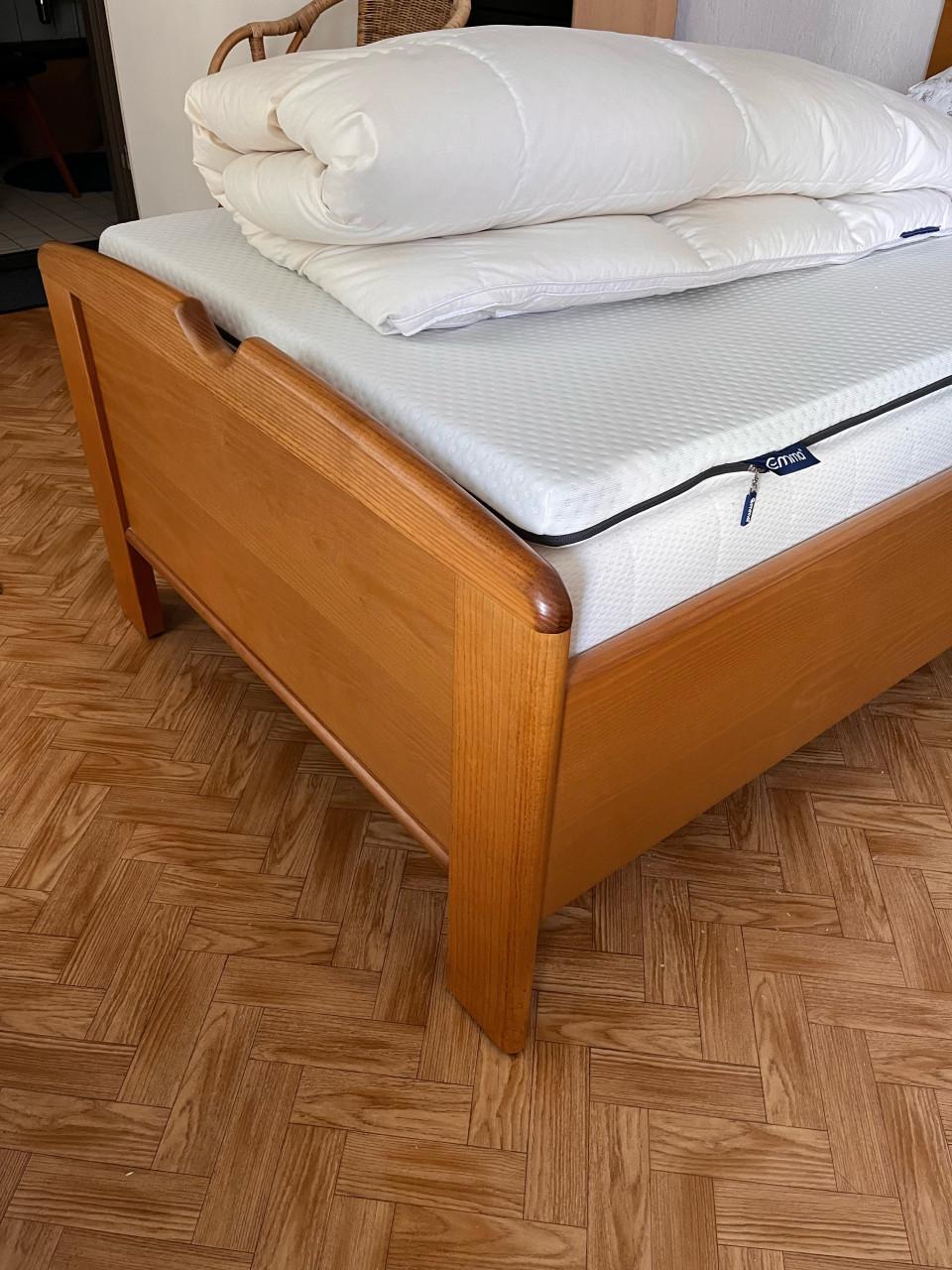 Z.G.A.N. senioren bed verplaatsbaar dmv wieltjes