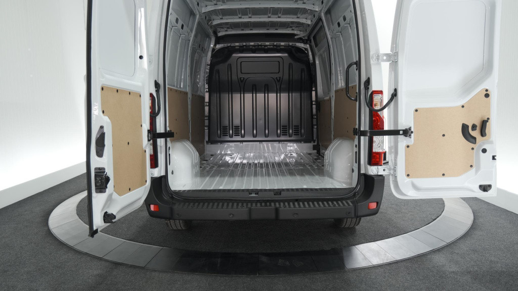 Renault Master t33 2.3 dci 135 l2h2 comfort | direct leverbaar | navigatie 