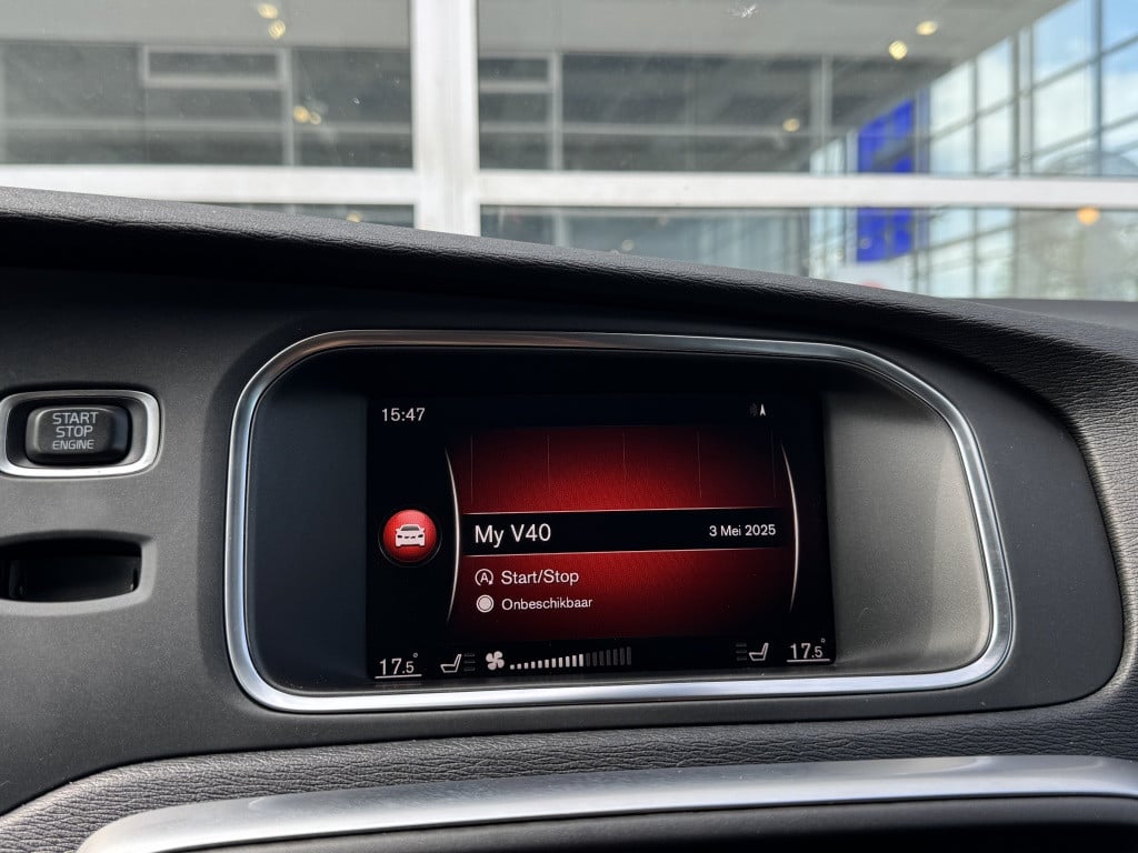 Volvo V40 t3 153pk polar+ sport| panodak| trekhaak| camera| h&k sound