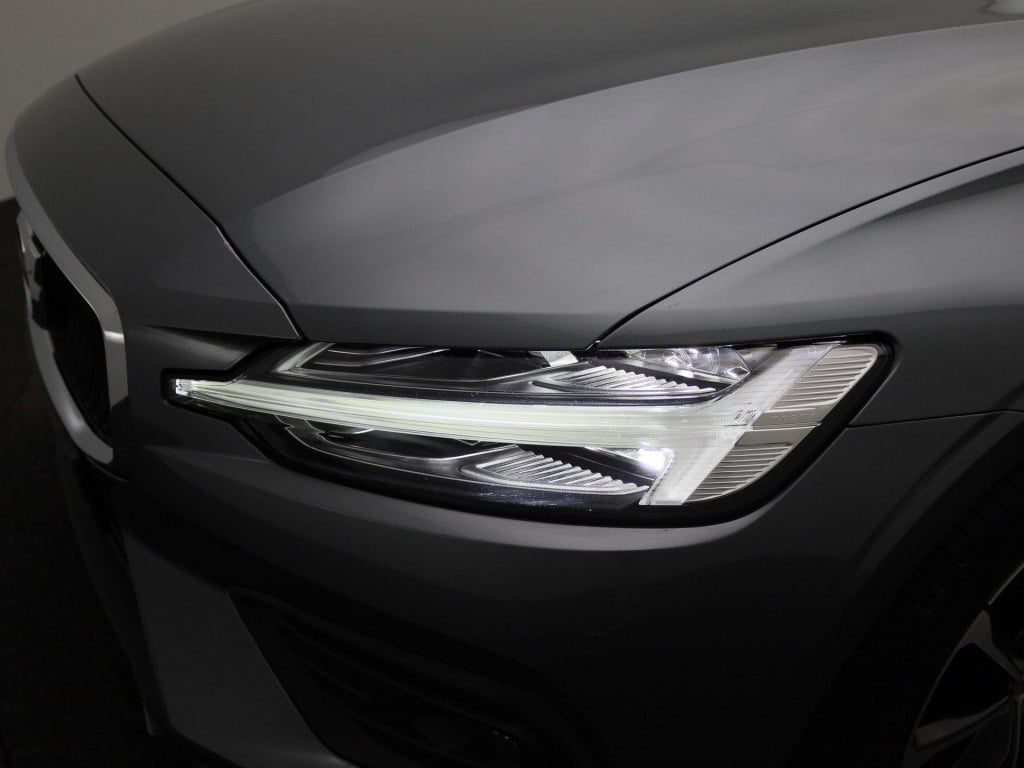 Volvo V60 2.0 b3 business pro | automaat | navigatie | apple carplay / andr