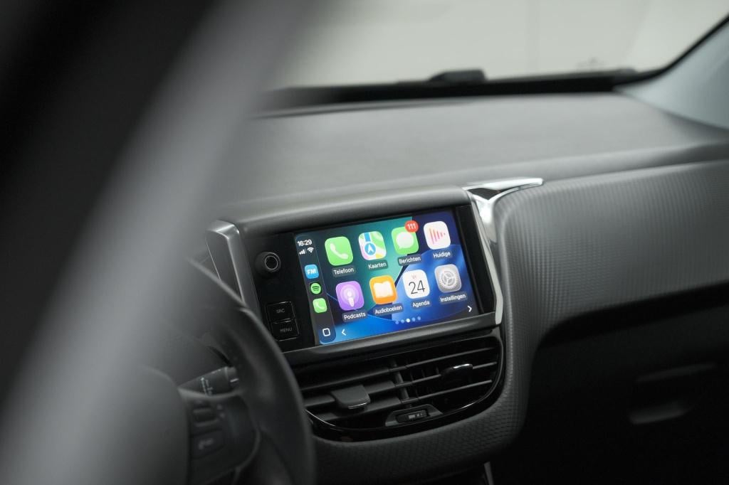Peugeot 2008 puretech 82 active | lage km | trekhaak | navigatie | parkeers