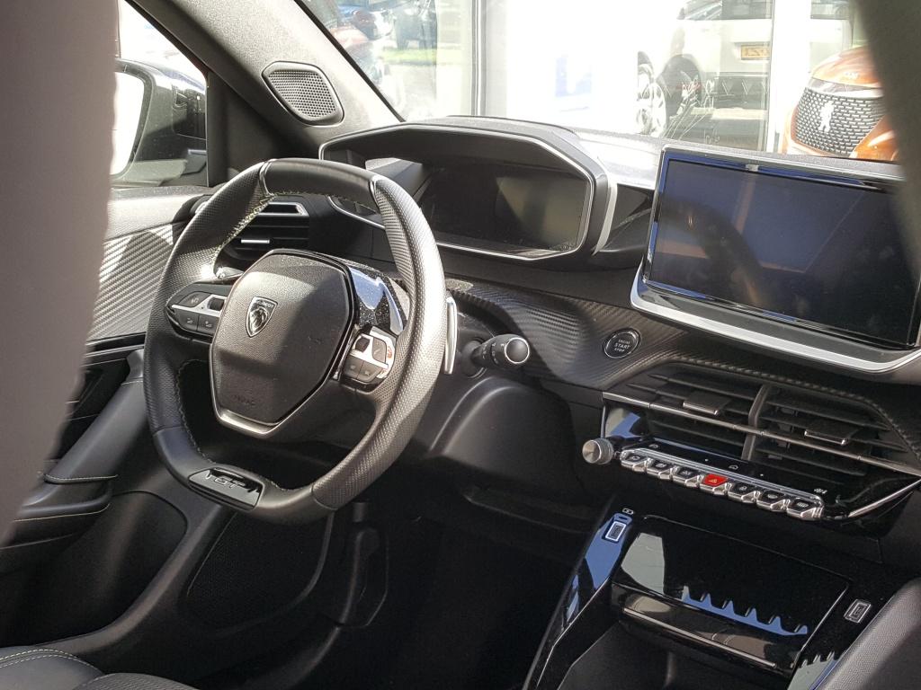 Peugeot 2008 1.2 puretech 130pk gt | navigatie | bt | applecarplay & androi