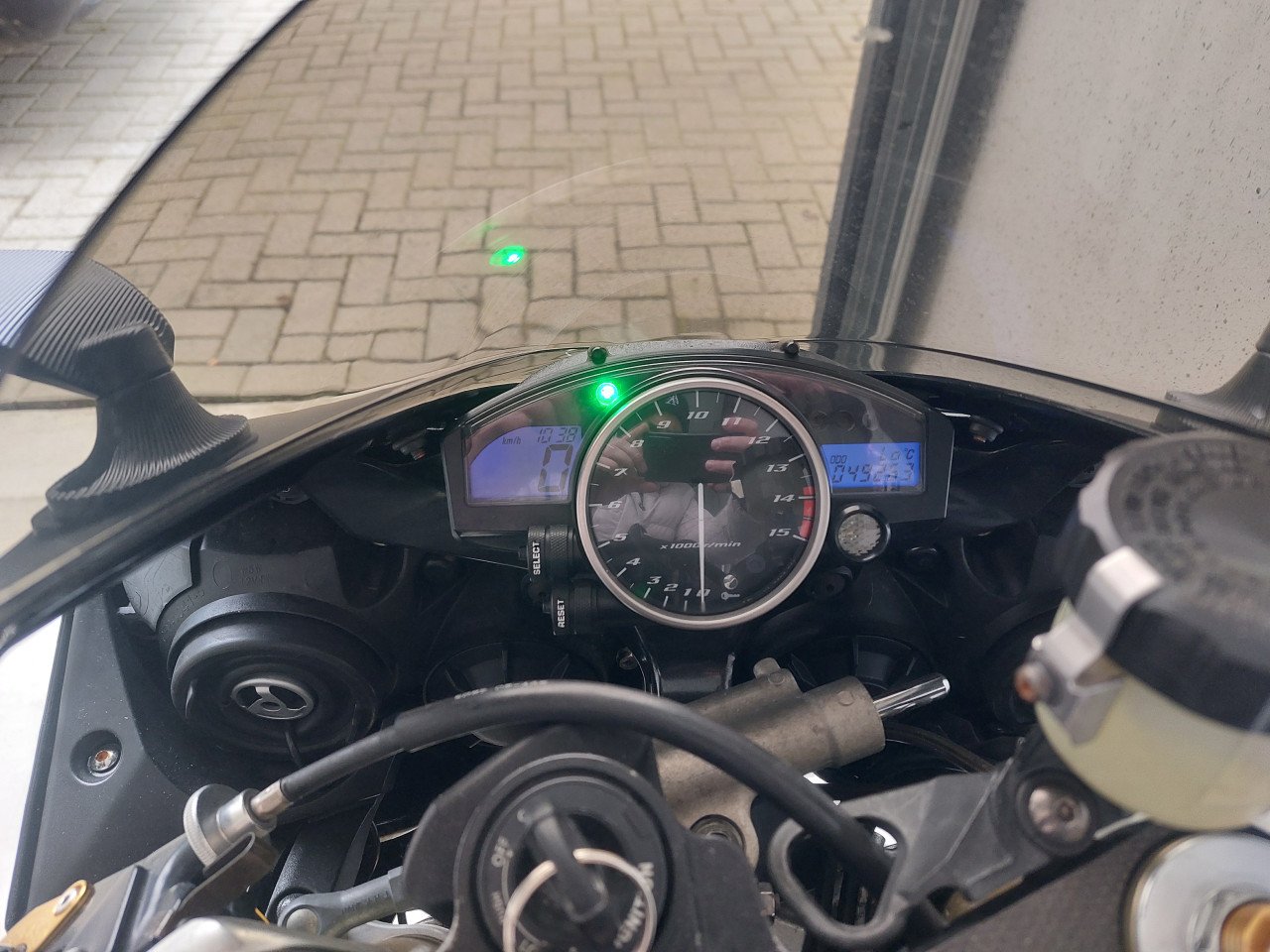 Yamaha r1